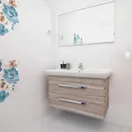 Esma 招待所