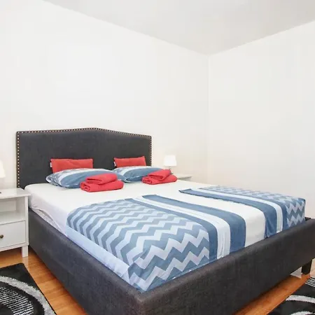 Esma ゲストハウス ロヴィニ