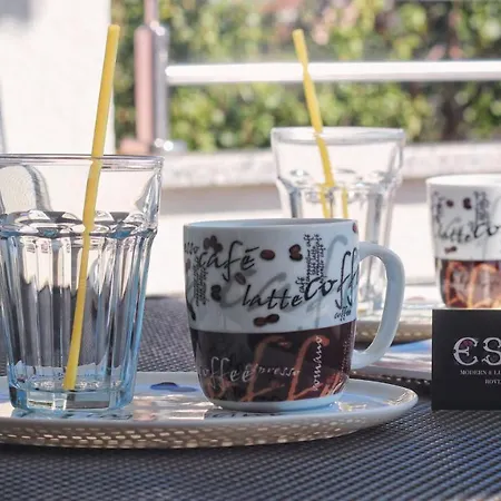 ゲストハウス Esma ロヴィニ