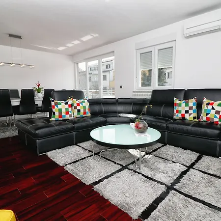 Esma 4*